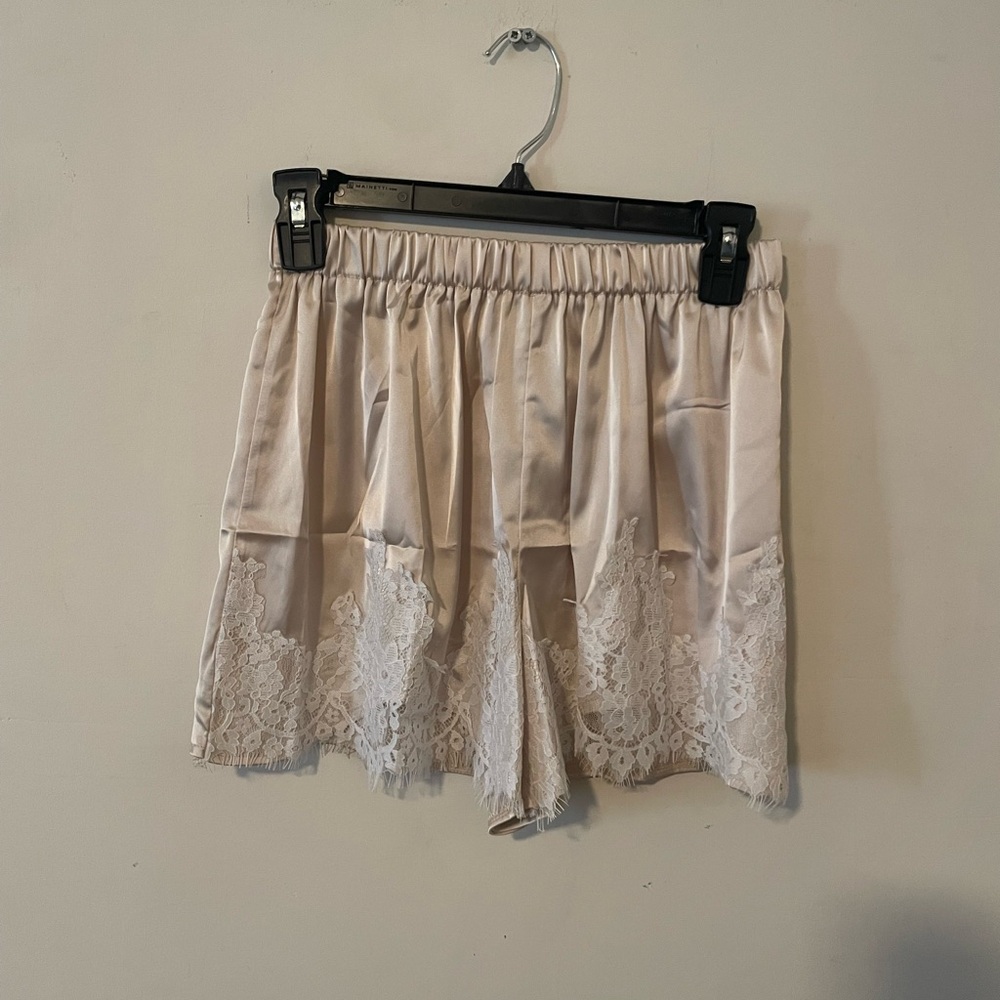 Elegant Cream Lace Trim Women's Shorts
